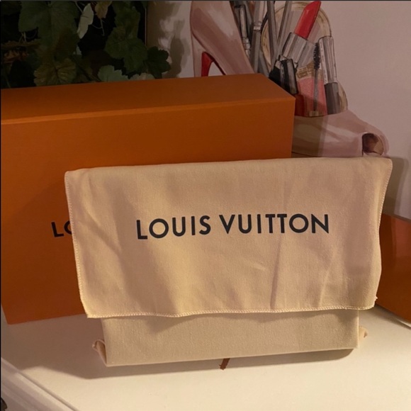 ❌SOLD❌NEW....Louis Vuitton pochette voyage MM - Picture 2 of 7